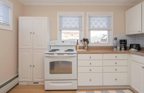 Jamestown Apartment | Oceanfront Island Apartment in Jamestown with Spa & Pool