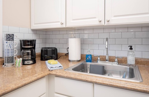 Jamestown Apartment | Oceanfront Island Apartment in Jamestown with Spa & Pool
