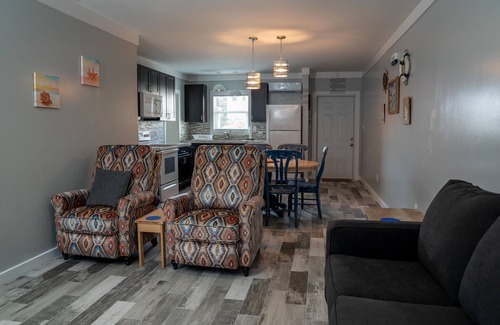 Spanish Wells Apartment | Island Breeze Spanish Wells: Free Golf Cart & Kayaks Included