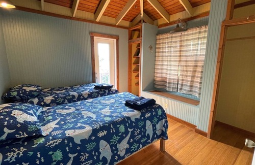 Great Guana Cay House | Cozy Island Cottage with Private Path to the Beach