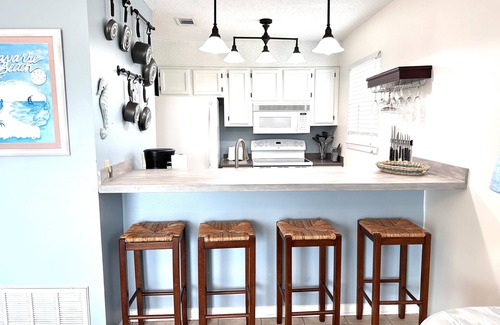 Navarre Beach House | Island Cottage: Beachfront Retreat with Bikes & Kayak Access