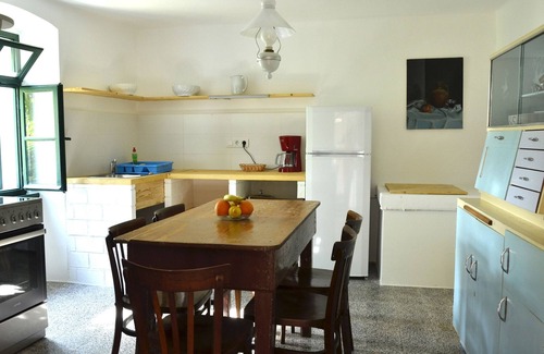 Sveti Jakov Apartment | Cozy Island Cres: A Restored Village House by the Adriatic