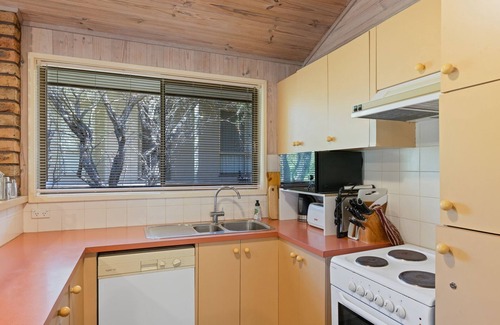Cowes House | Pet-Friendly Oceanfront Retreat at 3 Island Crescent, Cowes