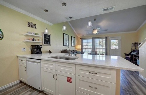 Port Aransas Condo | Island Dunes Condo #1204 - Family-Friendly Near the Beach