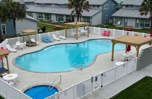 Port Aransas Condo | Inviting Island Dunes Condo #1301 - Steps from the Beach