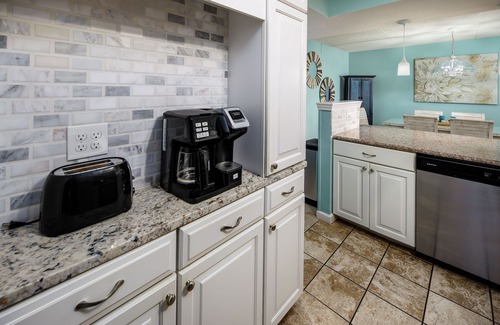 Fort Walton Beach Condo | Island Echos 3H: Ocean View Retreat with Pool & Spa