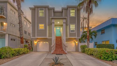 Siesta Key House | Island Escape: Family-Friendly Getaway with Pool Access
