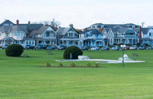 Oak Bluffs House | Ideal Island Getaway for Families with Kids