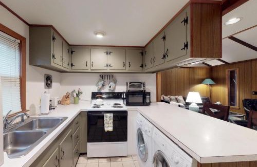 Oak Bluffs House | Ideal Island Getaway for Families with Kids