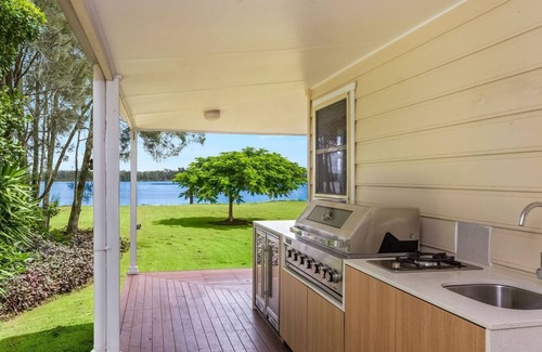 Palmers Island House | Perfect Island Getaway | Waterfront Escape near Yamba