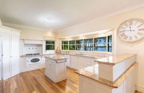 Palmers Island House | Waterfront Island Getaway - Perfect Retreat Near Yamba