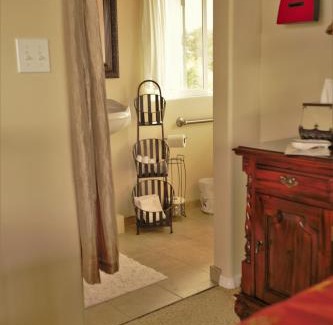 Papaikou House | Island Goode's - Adult-Only Retreat with Ocean Views & Hot Tub