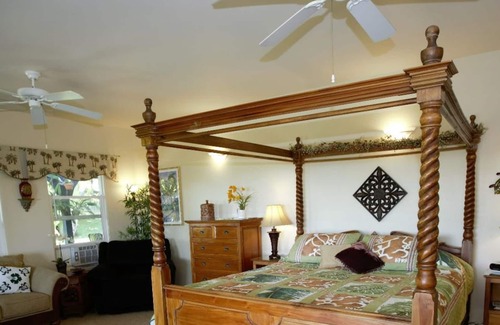 Papaikou Hotel | Island Goode's: Adults Only Retreat with Pool & Spa