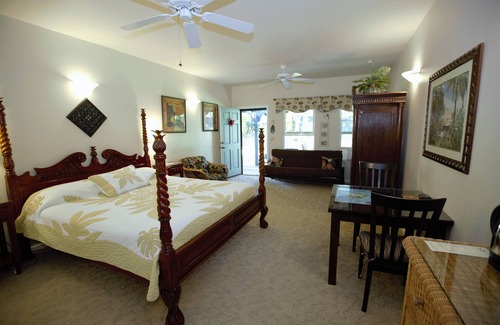 Papaikou Hotel | Island Goode's: Adults Only Retreat with Pool & Spa