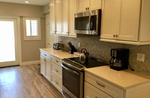 Siesta Key Apartment | Top-Rated Island House Beach Resort with Oceanfront Pool