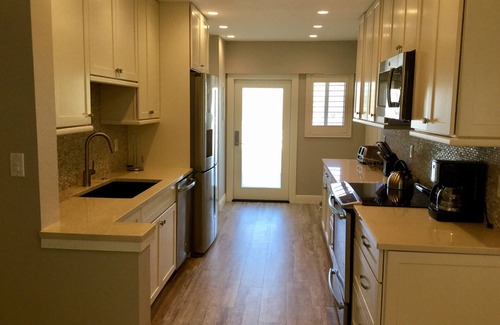Siesta Key Apartment | Top-Rated Island House Beach Resort with Oceanfront Pool