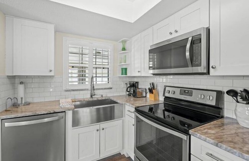 Siesta Key Villa | Discover Island House Beach Resort with Oceanfront Bliss
