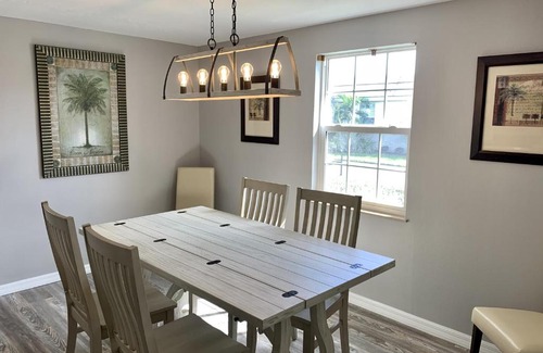 Siesta Key Villa | Beachfront Island House Resort: Rated 9/10 with Pool & Eco Amenities