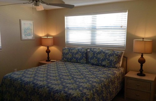 Siesta Key Villa | Family-Friendly Island House Beach Resort with Pool Access
