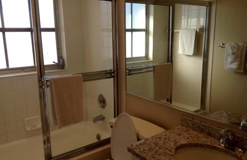 Siesta Key Villa | Family-Friendly Island House Beach Resort with Pool Access