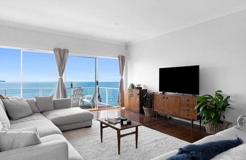 Whale Beach House | Oceanfront Paradise at ISLAND IN THE SUN by Palm Beach Rentals