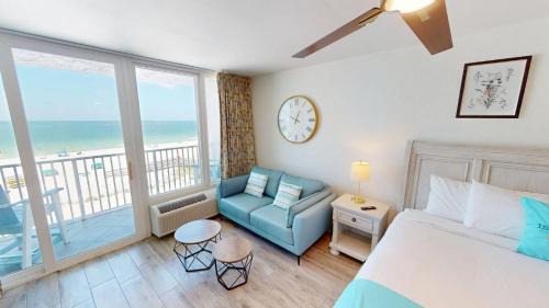 Treasure Island Hotel | Beachfront Island Inn Resort with Pool & Ocean Views