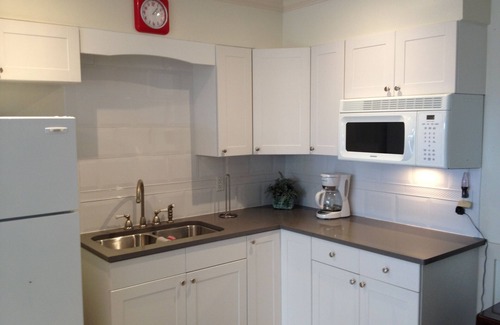 Edgar House | Island Lake Redwood Cottage: Pet-Friendly with Canoe & Spa