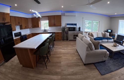 Cole Bay Condo | Island Life, Spacious Ocean-side Living - 3 Bedroom condo in Pelican Key