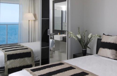 Netanya Hotel | Relaxing Island Suites Hotel and Spa with Pool & Hot Tub