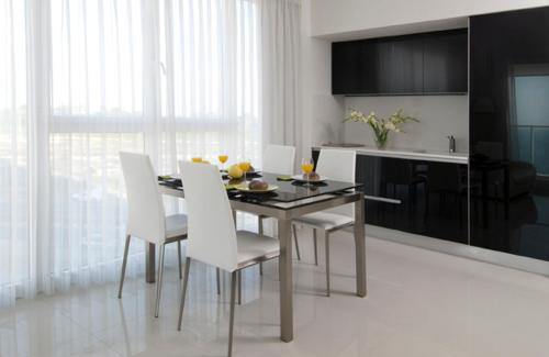 Netanya Hotel | Relaxing Island Suites Hotel and Spa with Pool & Hot Tub