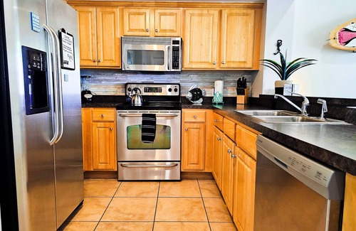 Ono Island Condo | Island Oasis: Pet-Friendly Retreat Steps from the Beach