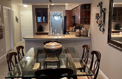 Highland Lake Estates Condo | Tranquil Island on Lake Travis with Pool and Spa Amenities