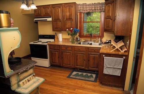 Kezar Falls House | Paradise Awaits: Historic Cottage with Waterfalls & Ocean Views