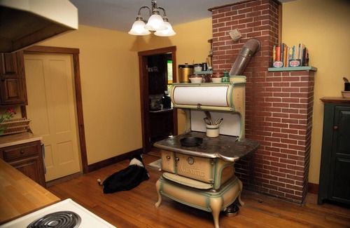 Kezar Falls House | Paradise Awaits: Historic Cottage with Waterfalls & Ocean Views