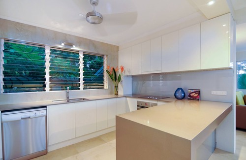 Port Douglas Apartment | Island Point Villa 4: Ocean Views & Pool Near Town