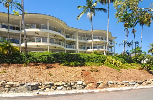 Port Douglas Apartment | Island Point Villa 4: Ocean Views & Pool Near Town