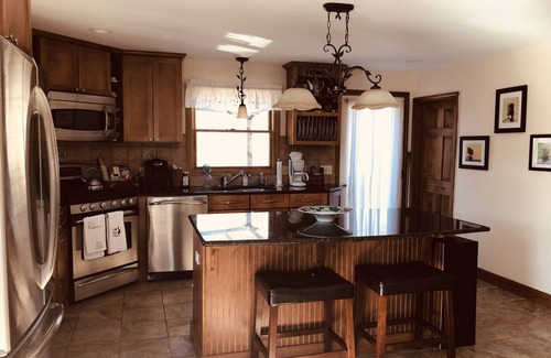 Portsmouth House | Island Retreat: Your Home Away from Home Awaits