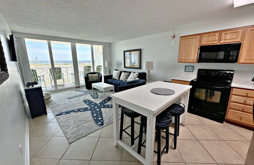 Gulf Shores Condo | Island Shores 159 - Ground Floor Gulf Front Corner Unit!