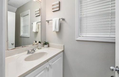 Saint Simons Heights House | Unmatched Comfort at 150 South Island Square – Rated 10/10