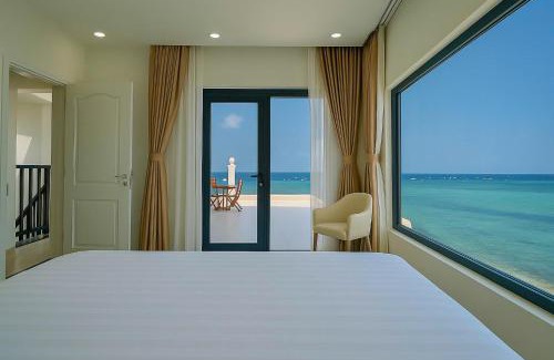 Phu Quy Hotel | Island Sunset Hotel - Phú Quý: Oceanfront Retreat with 9.7 Rating