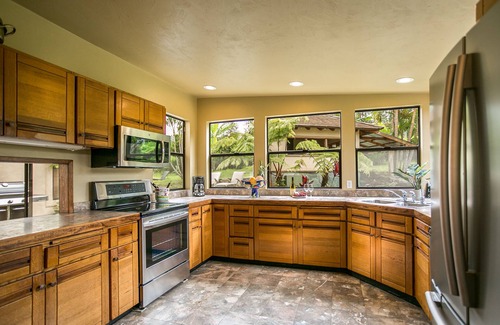 Kula Villa | Eco-Friendly Modern Home with Ocean & Mountain Views