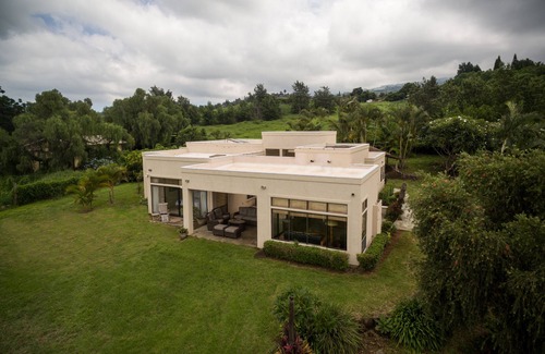 Kula Villa | Eco-Friendly Modern Home with Ocean & Mountain Views