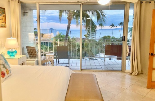 Kihei Condo | Island Surf | Oceanfront Resort Condo | Pacific Views, Pool | Walk to Beach