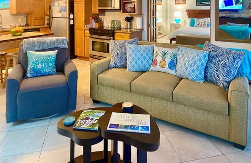 Kihei Condo | Island Surf | Oceanfront Resort Condo | Pacific Views, Pool | Walk to Beach