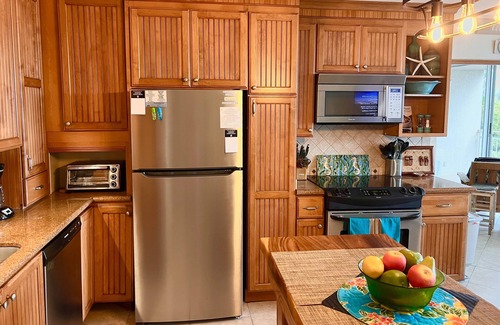 Kihei Condo | Island Surf | Oceanfront Resort Condo | Pacific Views, Pool | Walk to Beach