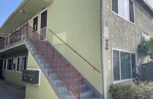 Belmont Shore Apartment | Oceanfront Island Vibes: 10/10 Reviews in Long Beach
