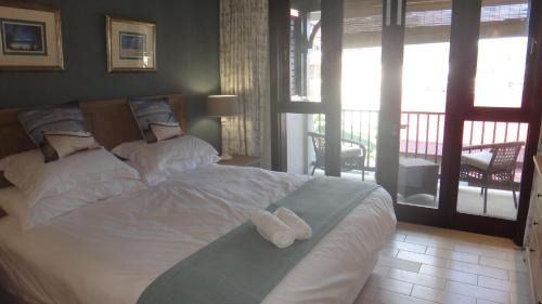 Mahe Island Apartment | Oceanfront Escape at Island View Apartment - Rated 9.5/10
