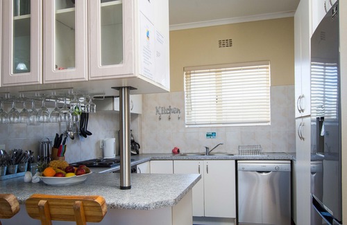 Melkbosstrand Apartment | Oceanfront Retreat at Island View f5 in Melkbosstrand