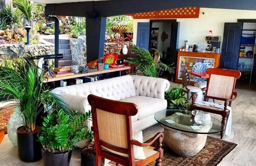 Estate Contant House | Island View Guest House # 1