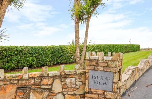 Ardmore House | Discover Island View: Pet-Friendly Adventure Awaits